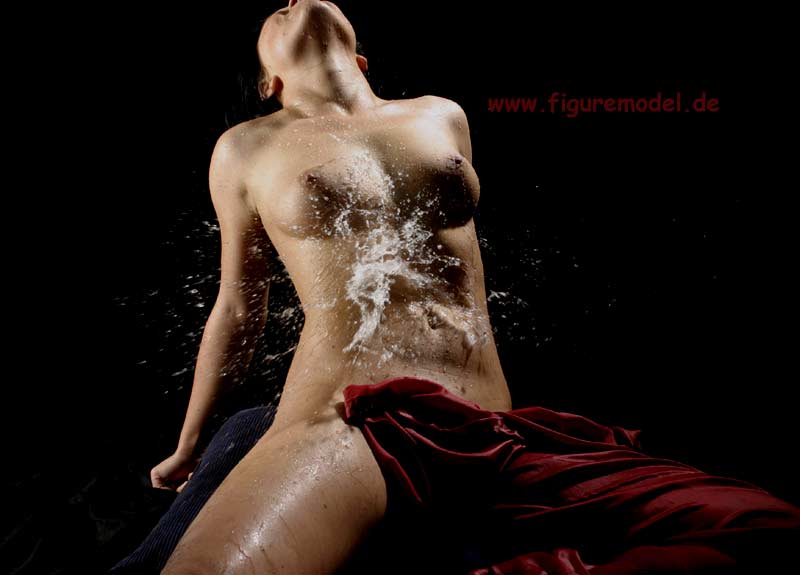 L`art de Lucien Bechamps | 200708 Perfekt Breast | splash-nude-body | figuremodel.de